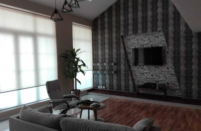 A well groomed Roof-Top garden and a Jacuzzi just by your penthouse!