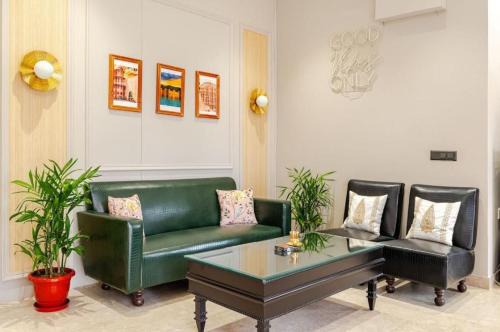 Aahaan Luxury Hygienic Comfortable 4 BHK Flat