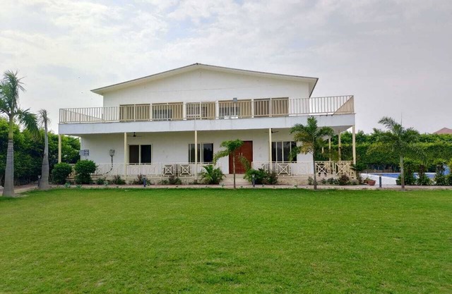 Aarya farm house Noida by PartyBea Events