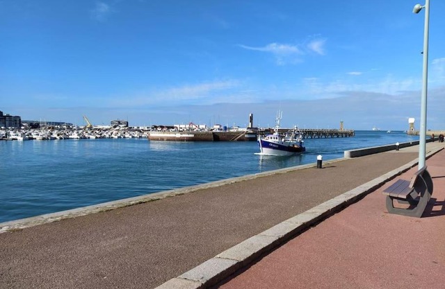 Abri Côtier-3 étoiles-vue imprenable sur port de plaisance