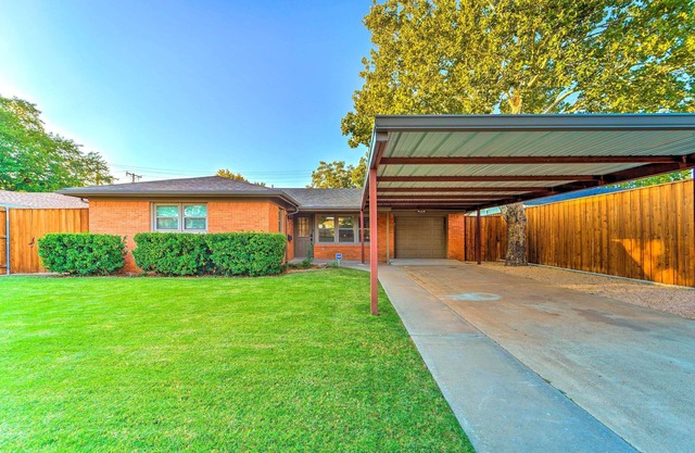 Accessible Lubbock Home w/Yard: Near Texas Tech!