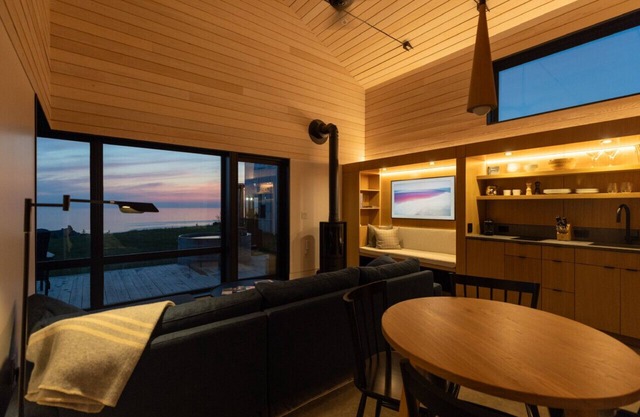 Accessible Luxury Cottage with Stunning Views, Private Hot Tub, Private Path to Beach