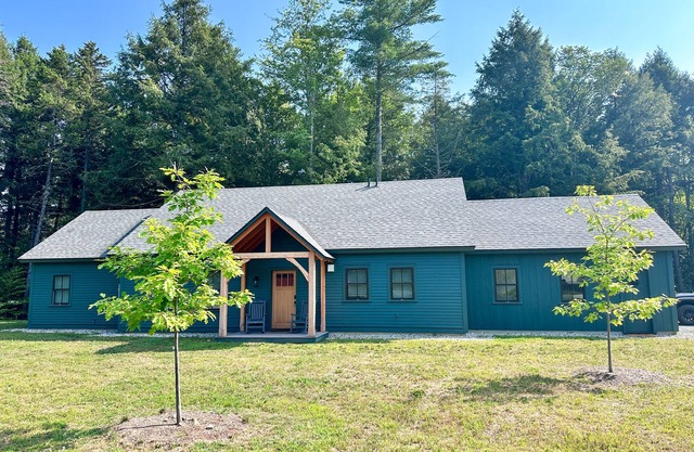 Accessible single-level 3-bedroom house with AC, WiFi in Waitsfield