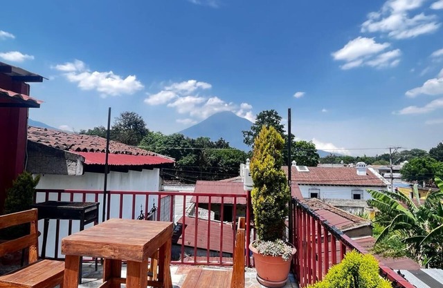 Accommodation in Antigua Guatemala! for travelers, couples or families(pet friendly)