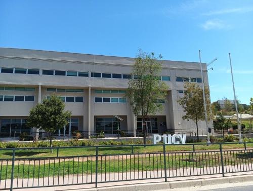Acogedor Apartamento Familiar con Piscina y Parking PUCV Curauma
