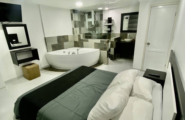 Acogedora suite para parejas con jacuzzi en la habitación a 2 min del centro