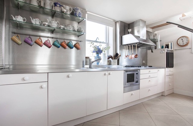 Addison Road II by onefinestay