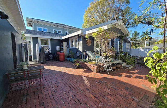 Adorable 2/2 bungalow in highly desirable Historic Old Northeast St. Petersburg!