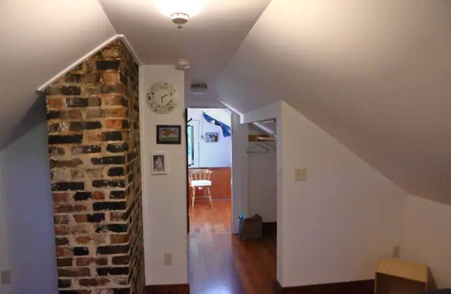 Adorable 2 bedroom unit in quiet beach community.