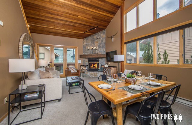 Adorable Ski-In/Out Big Horn! Walk to Big Sky Resort! Cozy Fireplace!