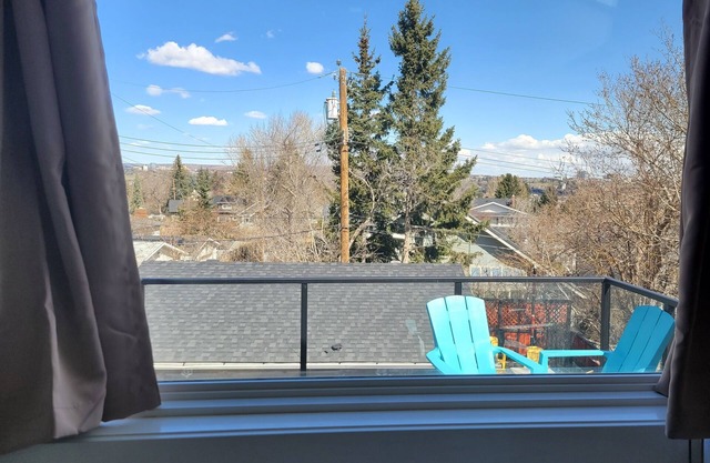 Adorable Space in Centre of Calgary