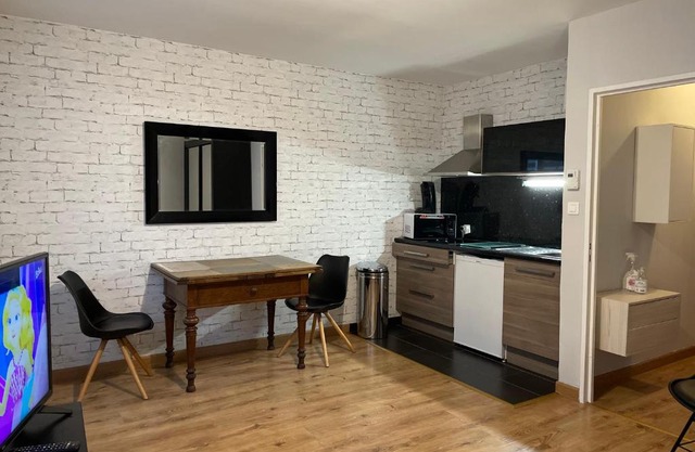 Adorable studio avec un parking prive