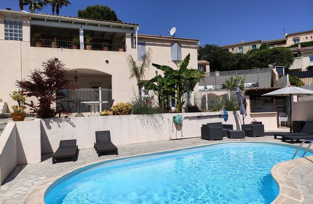ADRECH - 3 pièces, Piscine partagée - SUD6001