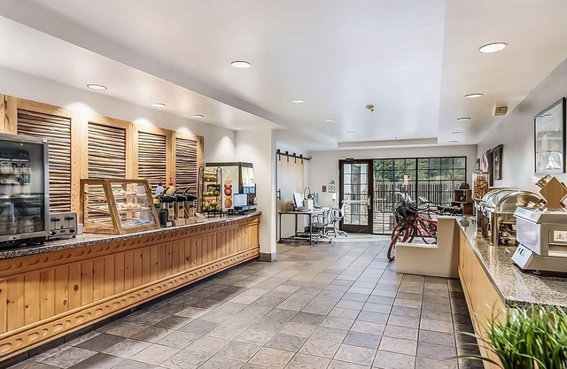 Affordability Meets Comfort at Red Lion Inn Goodyear Phoenix! Free Parking
