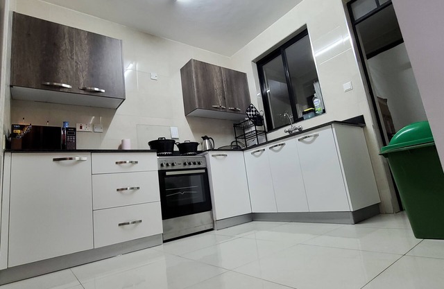 Afristay Homes, Amalia Apartments. Very close to the jkia (Airport) and Sgr.