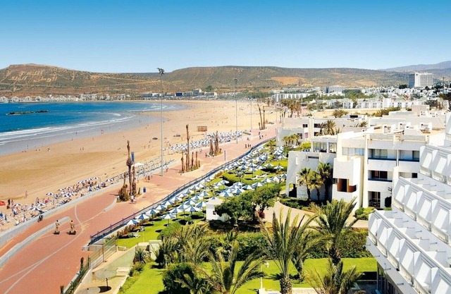 Agadir Bay Beautiful apartment overlooking the pool and nearby beach.