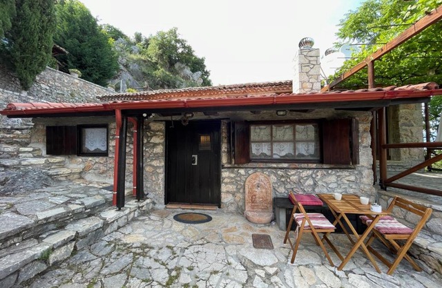 Agoriani Art Studio - Sweet little cottage