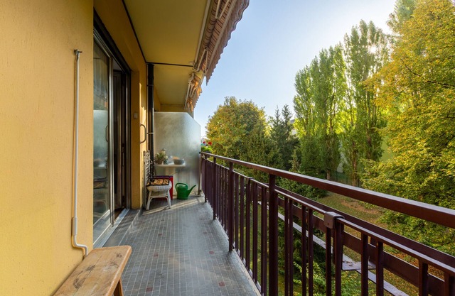Agréable Appartement de 3 Pièces et Balcon Avec vue sur le Parc