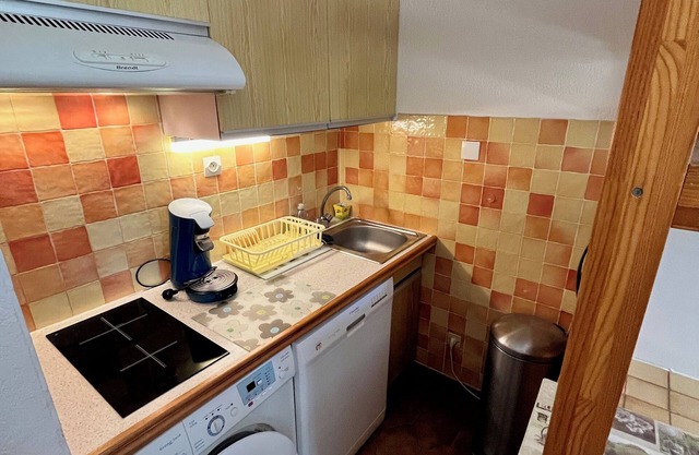 Air-conditioned studio 200 m from the beach