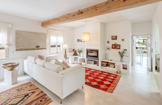 Air Conditioned House with Terrace, Garden, Fantastic View & Wi-Fi