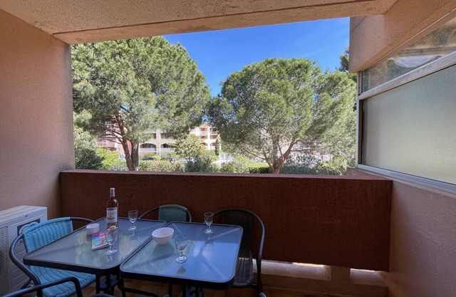 AIR-CONDITIONED APARTMENT LES RIVES DE LA FAVIERE