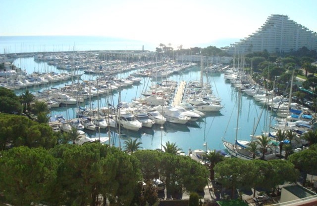 Air-Conditioned Apartment Rental - 4 Sleeps - Villeneuve-Loubet Beach