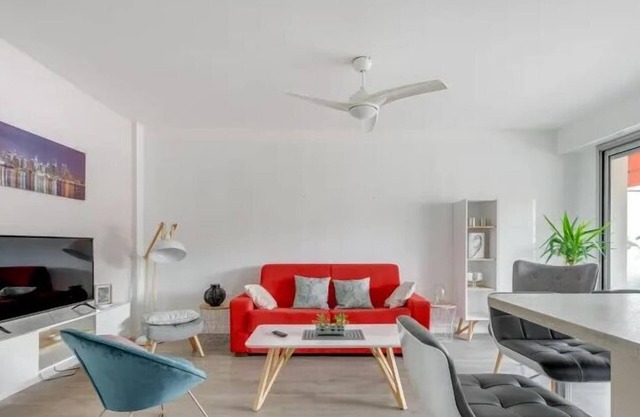 Air-conditioned apartment near Libération district