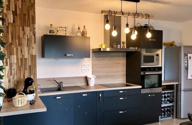 Air-conditioned, bright and secure apartment 5 minutes from the beach!
