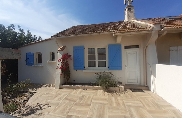 Air-conditioned fisherman's cottage 80 metres from the beach
