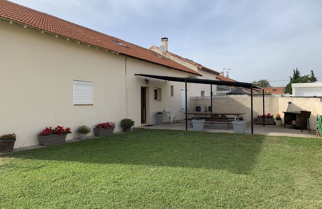 Air-conditioned family home in Camargue with garden and WiFi