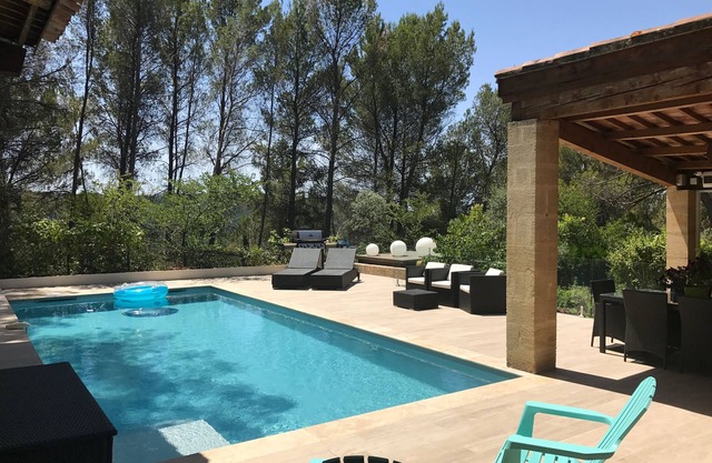 Air-conditioned villa - Walking distance from downtown Aix - 10 pers. - Heated swimming pool