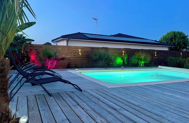 Air-conditioned house with swimming pool