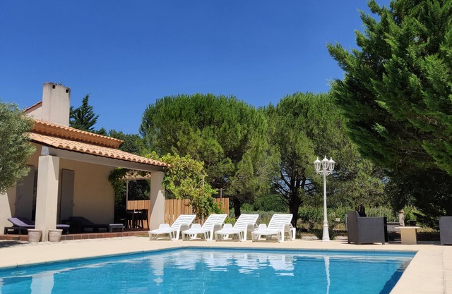 Air-conditioned vacation villa, 8p, swimming pool - Occitanie Uzès -22a private plot.