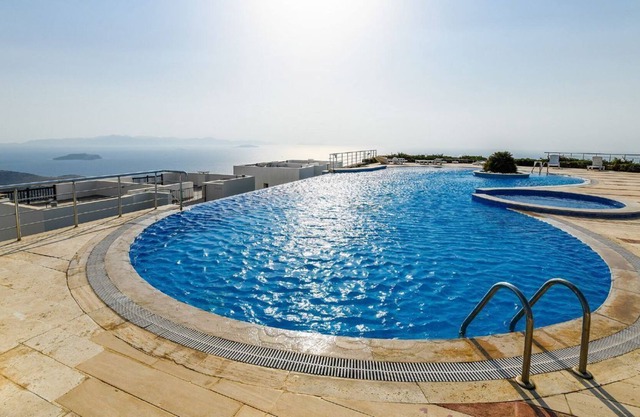 Airy 2BR Villa W/ Pool, Bodrum Apartment 1004
