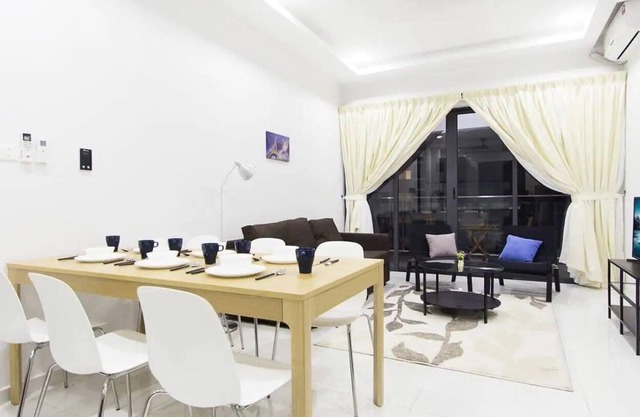 Airy & Comfy 3BR Suite in Danga Bay FREE Parking