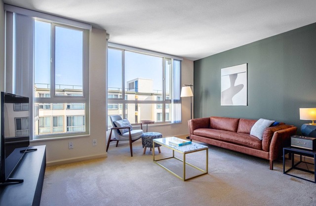 Airy North Beach 1BR w/Pool, Fitness Center, near Muni, by Blueground