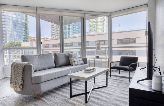 Airy Rincon Hill 1BR w/Gym & Lounge, walk to Embarcadero, by Blueground