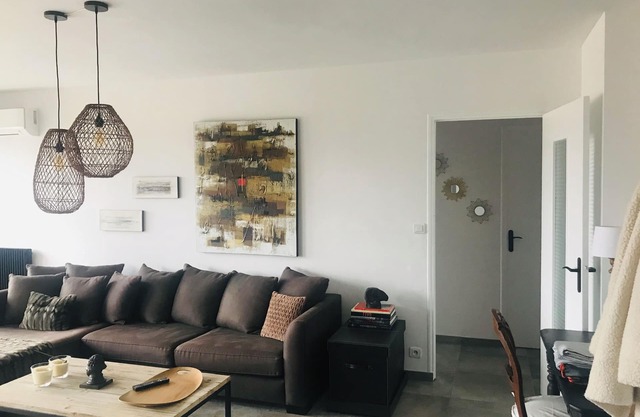 AIX EN PROVENCE, LE8, APARTMENT FOR 4 PEOPLE, FULLY EQUIPPED, WIFI AND AIR CONDITIONING, VIEW