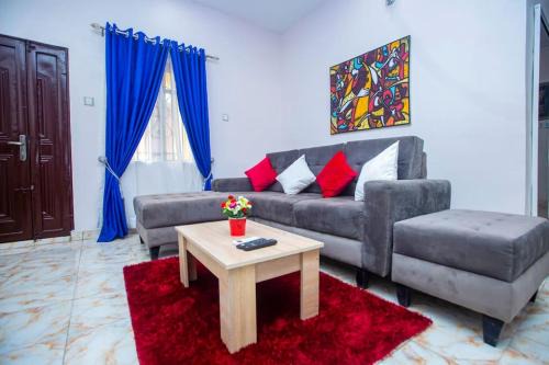 AJI Warm 2BED Apartment (Ijegun, Lagos)