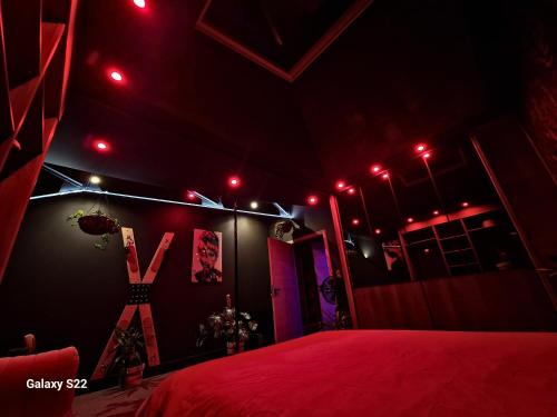 Aka Love'Room