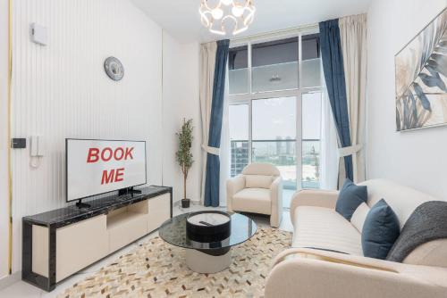 Al Barsha Apartment Sleeps 2 with Private Balcony