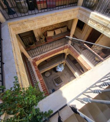 Al Madina, traditional Riad