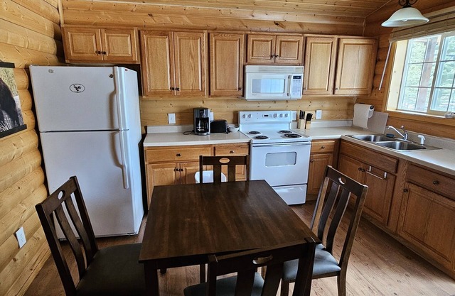 Alaska Summers Lodge Cabin No. 6