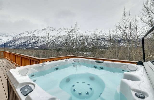 Alaskan Mountain Gem with Private Hot Tub & Gym!