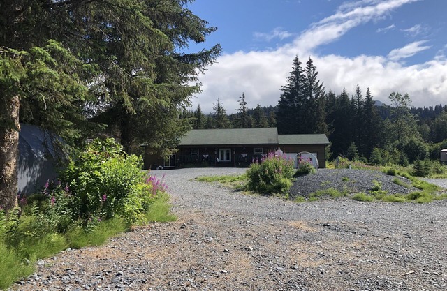 Alaskan sportsman’s Home