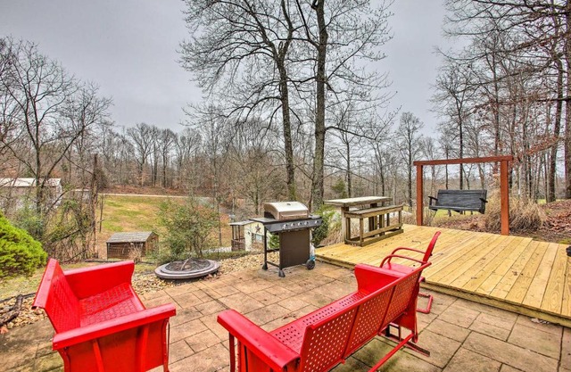 Albany Home Less Than 1 Mi to Dale Hollow Lake!