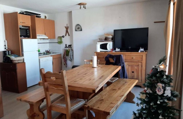 Albiez-Montrond, 70m2 apt, 4 rooms, 10 people, baby equipment