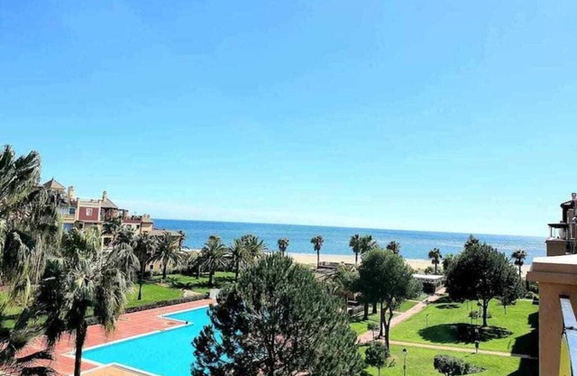 Alcaudón - 3 bedroom penthouse with large terrace and swimming pool