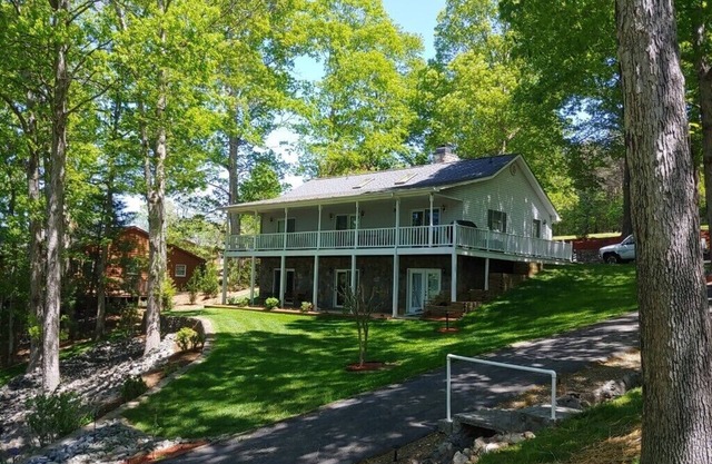 Alfords Getaway - Family Favorite, Sleeps 6, Amazing views