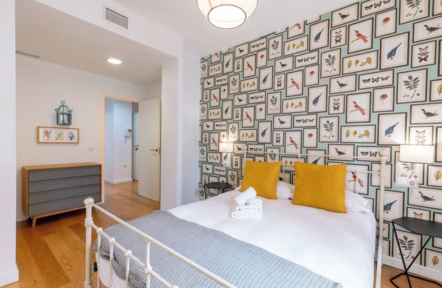 Alhóndiga Primero. 2-bedrooms in the centre